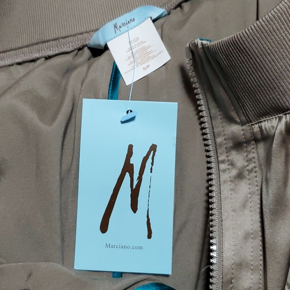 🔥host pick🔥 silk off the shoulder jacket - Picture 6 of 7